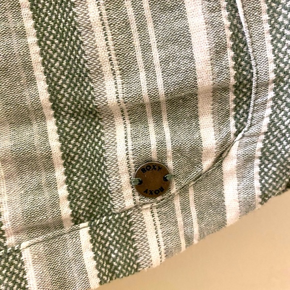 Roxy 🌺 Summer Shorts - Picture 4 of 4